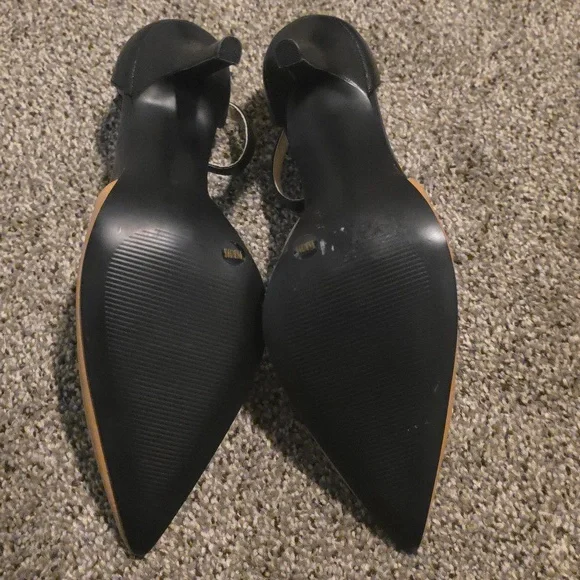 Pre-loved BCBG Two-tone  Dillyn Leather Ankle Strap Heels Sz 9.5 - Picture 4 of 8